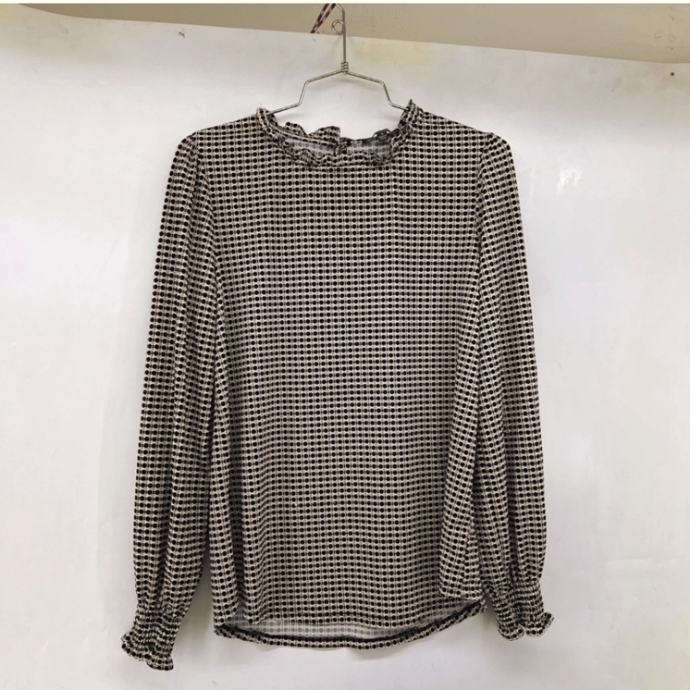 Adrianna Papell BLOUSE top LONG SLEEVE like new condition SIZE MEDIUM